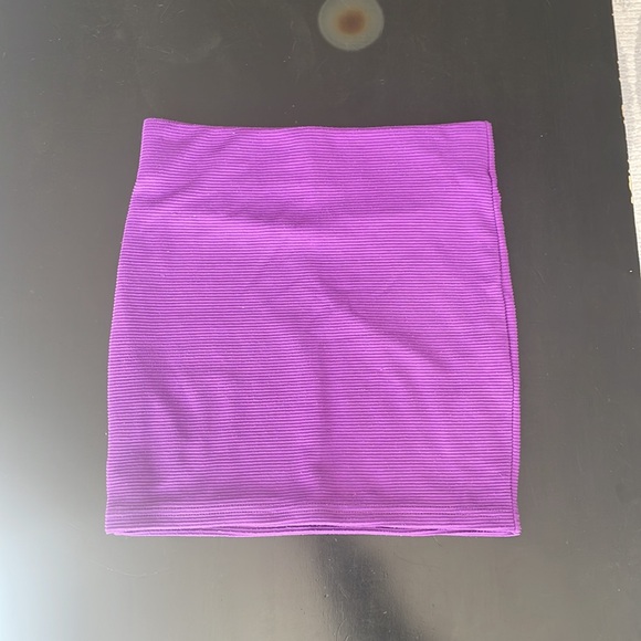 Dynamite mini skirts - Picture 2 of 2